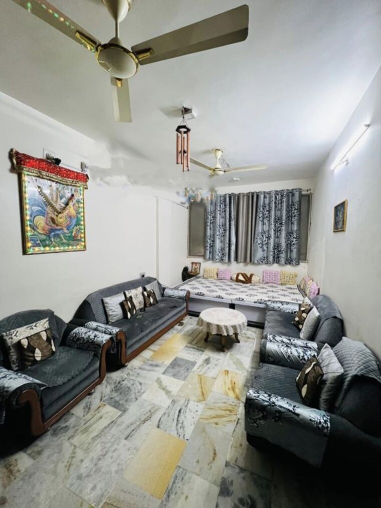 Living Room, thaltej 2 Bedroom 1500 Sq.Ft. Apartment In Thaltej Ahmedabad 10279858