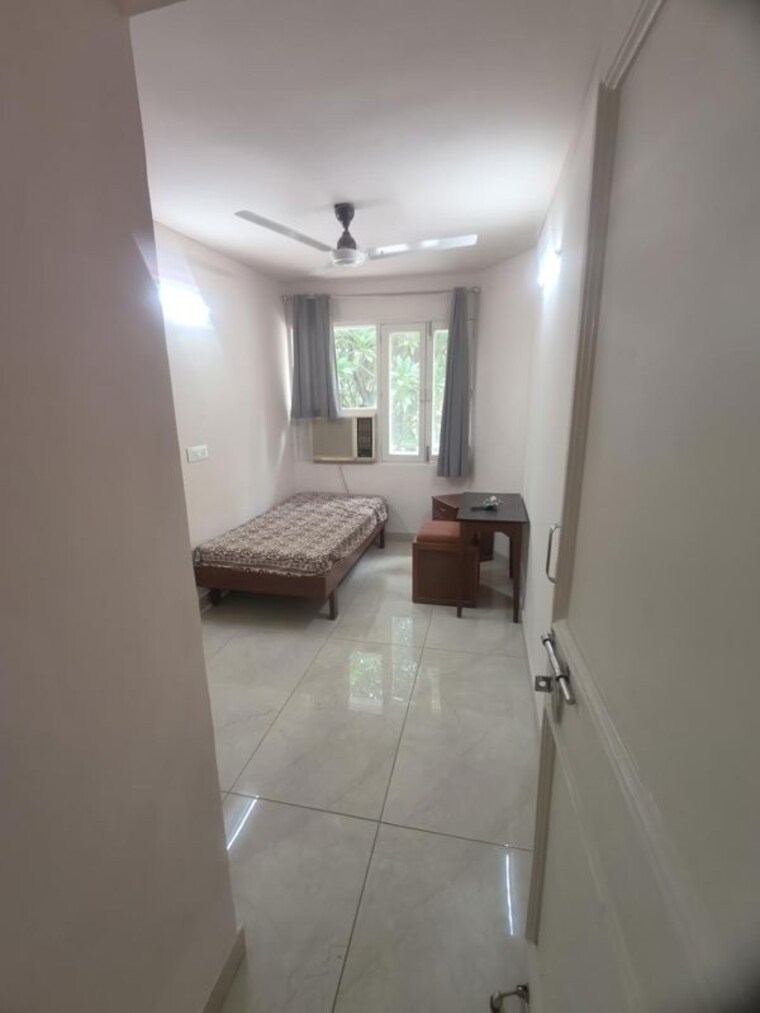 Bathroom, chanakyapuri 3 Bedroom 375 Sq.Yd. Builder Floor In Chanakyapuri Delhi 10280092