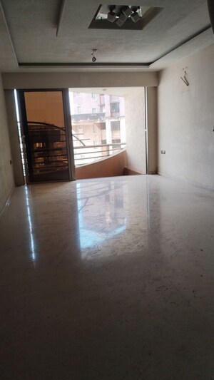 Room in 3 BHK Apartment at Marathon Next Gen Era, Lower Parel – for Sale