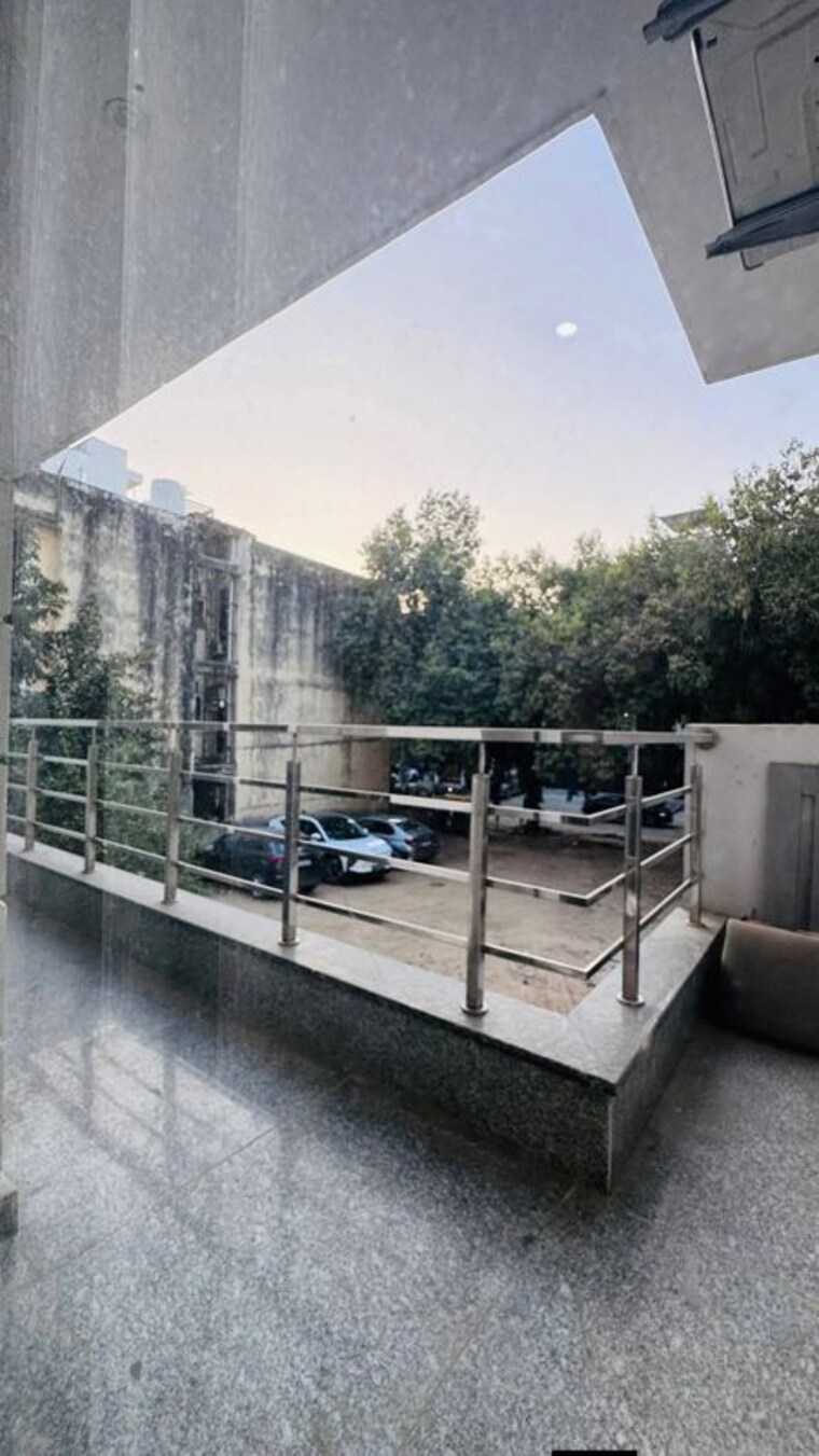 Balcony, saket 3 Bedroom 1700 Sq.Ft. Apartment In Saket Delhi 10280445