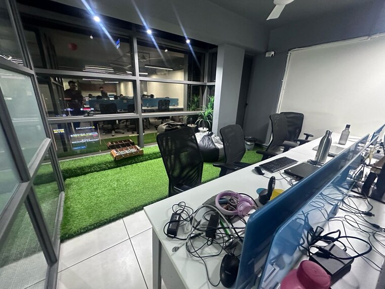 Gym, thaltej Commercial Office Space 2222 Sq.Ft. In Thaltej Ahmedabad 10280443