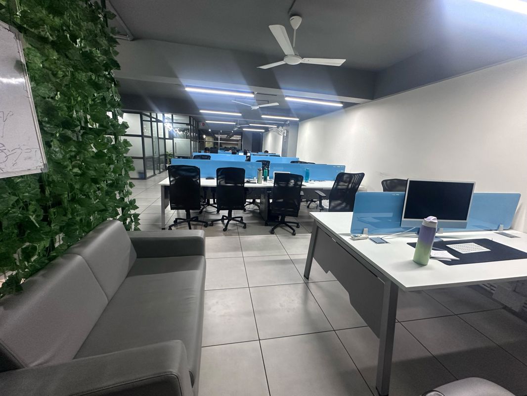 Team Area, thaltej Commercial Office Space 2222 Sq.Ft. In Thaltej Ahmedabad 10280443