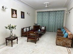 3 BHK + Servant Room,Store Room Builder Floor For Sale in DLF Phase II