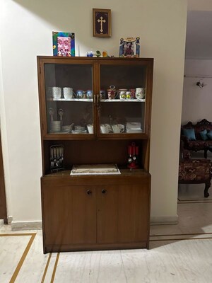 Furnished Amenities in 3 BHK Builder Floor at Dlf Phase ii – for Sale