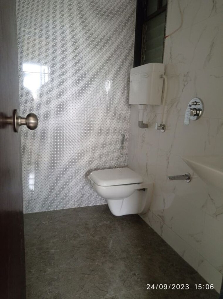 Bathroom, bhoomi-samarth 1 Bedroom 612 Sq.Ft. Apartment In Goregaon East Mumbai 10280535