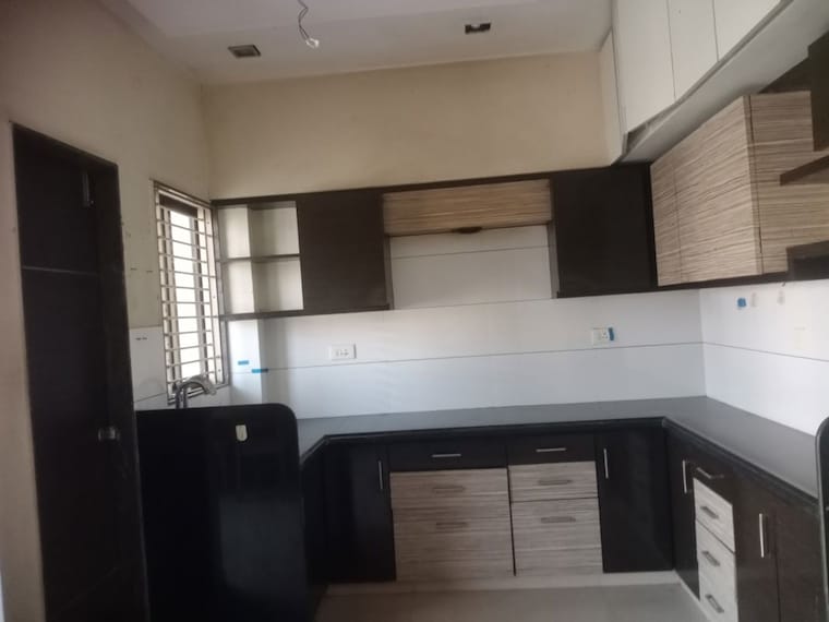 Kitchen, sama savli road 3 Bedroom 1200 Sq.Ft. Apartment In Sama Savli Road Vadodara 10280526