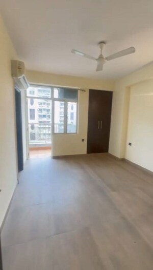 Room in 3 BHK Apartment at M R Platinum 321, Raj Nagar Extension – for Rent