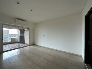 Room in 3 BHK Apartment at Rustomjee Crown, Prabhadevi – for Sale