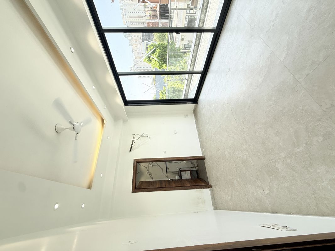 2 BHK Builder Floor For Rent in Sector 105