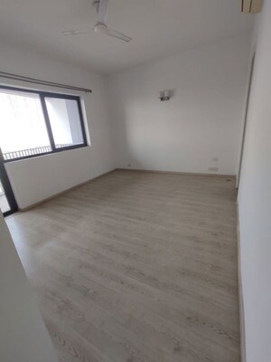 Room in 3 BHK Apartment at Ireo City IF, Sector 60 – for Rent