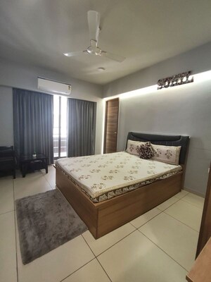 Bedroom in 3 BHK Apartment at Addor Cloud 9, Satellite – for Rent