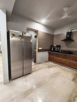 Room in 3 BHK Apartment at Addor Cloud 9, Satellite – for Rent