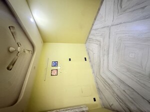 Room in 3 BHK Builder Floor at Sector 105 – for Rent