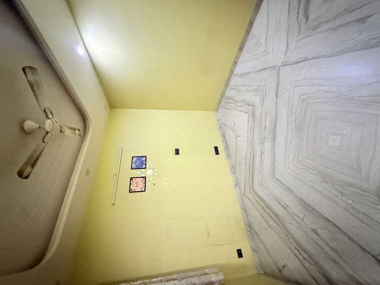 Room, sector 105 3 Bedroom 2152 Sq.Ft. Builder Floor In Sector 105 Noida 10280770