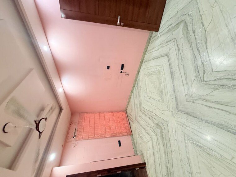 Room, sector 105 3 Bedroom 2152 Sq.Ft. Builder Floor In Sector 105 Noida 10280770