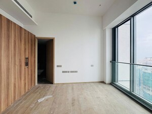 Room in 4 BHK Apartment at Rustomjee Crown, Prabhadevi – for Rent