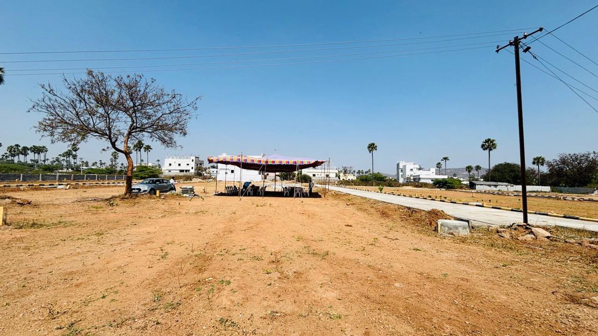 Plot For Sale in Muktha Enclave