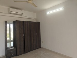 Room in 3 BHK Apartment at Akshar Alvario, Seawoods – for Rent
