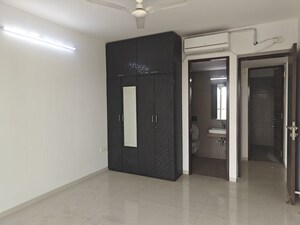 Room in 3 BHK Apartment at Akshar Alvario, Seawoods – for Rent