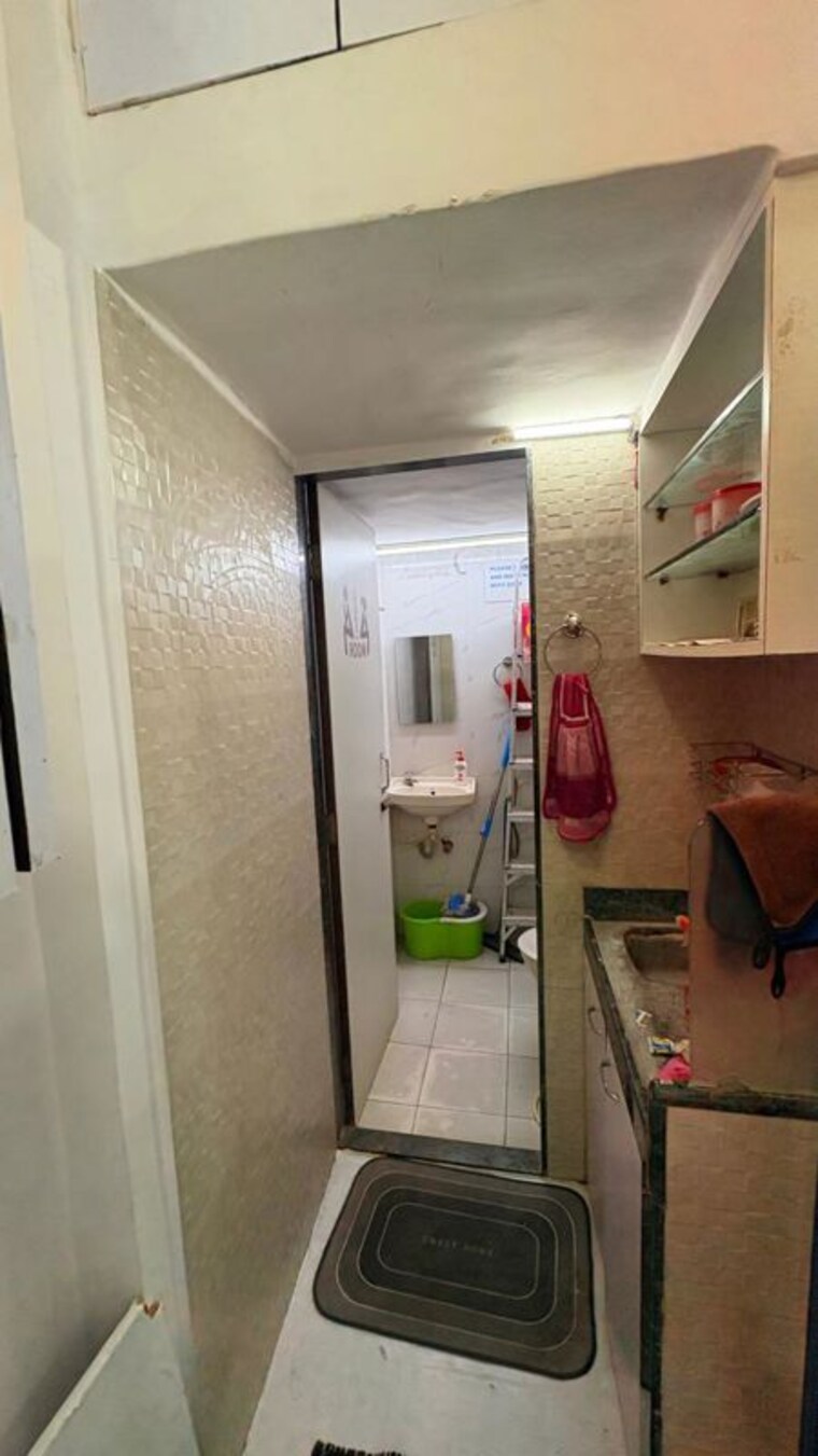 Bathroom, crystal-plaza-andheri-west Commercial Office Space 440 Sq.Ft. In Andheri West Mumbai 10281067