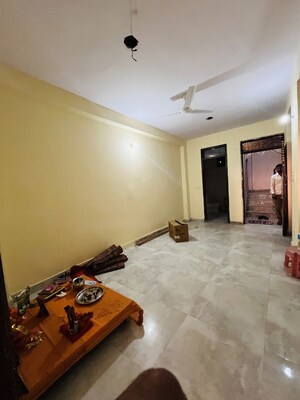 Room in 1 BHK Builder Floor at Sector 121 – for Rent