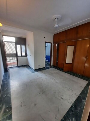 Room in 2 BHK Builder Floor at Malviya Nagar – for Rent