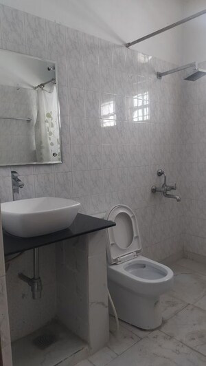 Bathroom in 3 BHK Independent House at Jubilee Hills – for Rent