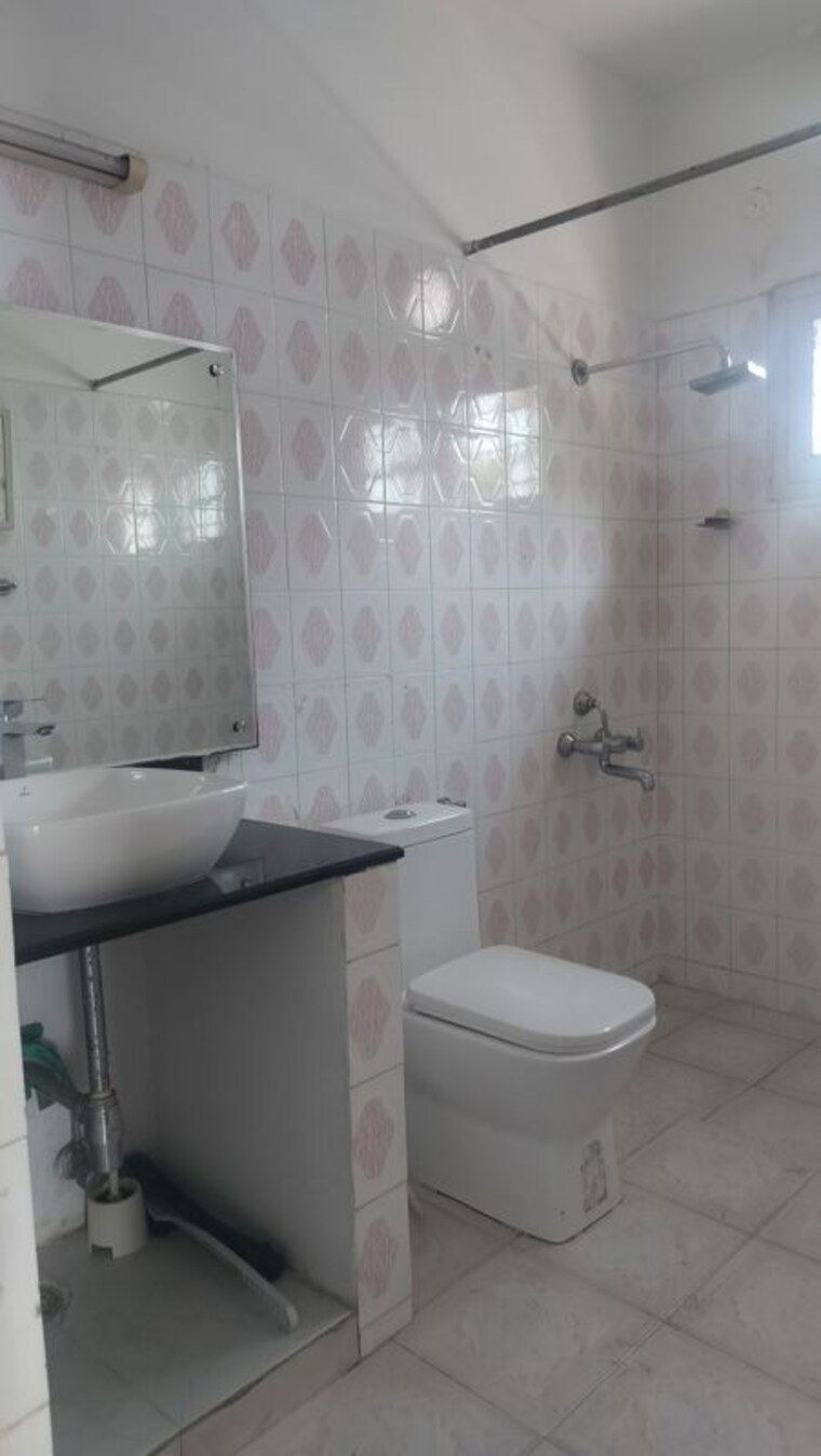 Bathroom, jubilee hills 3 Bedroom 3000 Sq.Ft. Independent House In Jubilee Hills Hyderabad 10281303