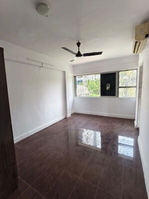 Bedroom in 1 BHK Apartment at Bandra West – for Rent