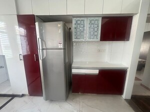 Furnished Amenities in 3 BHK Apartment at Bodakdev – for Rent