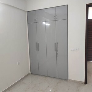 Room in 3.5 BHK Apartment at Smart World Gems, Sector 89 – for Rent