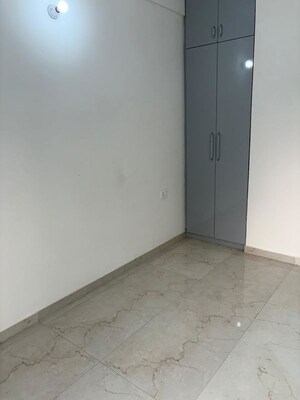 Room in 3.5 BHK Apartment at Smart World Gems, Sector 89 – for Rent