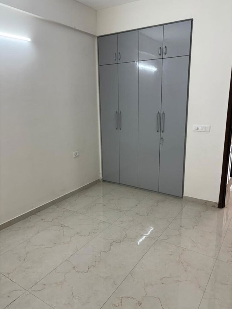 Room, smart-world-gems 3.5 Bedroom 1500 Sq.Ft. Apartment In Sector 89 Gurgaon 10281642