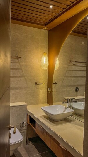 Bathroom in 4 BHK Apartment at Peninsula Heights Bangalore, Jp Nagar – for Sale