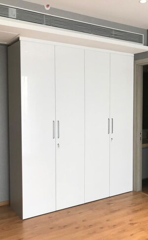 Room in 3.5 BHK Apartment at Rustomjee Seasons Bandra East, Bandra East – for Rent