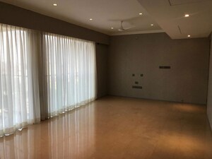 Room in 3.5 BHK Apartment at Rustomjee Seasons Bandra East, Bandra East – for Rent