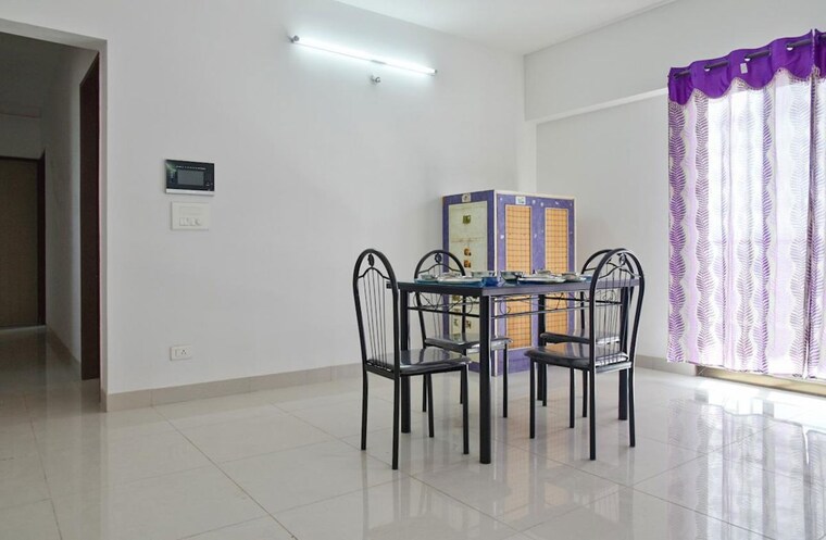 Living Room, phase 1 Pg For Boys & Girls In Phase 1 10281672