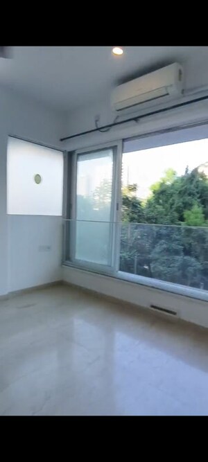 Room in 3 BHK Apartment at Ace Courtyard, Ghodbunder Road – for Rent