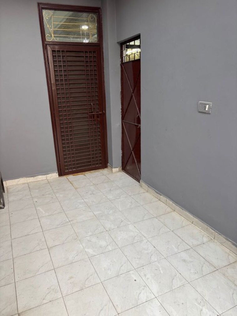 Room, vasundhara sector 13 1 Bedroom 700 Sq.Ft. Apartment In Vasundhara Sector 13 Ghaziabad 9802068