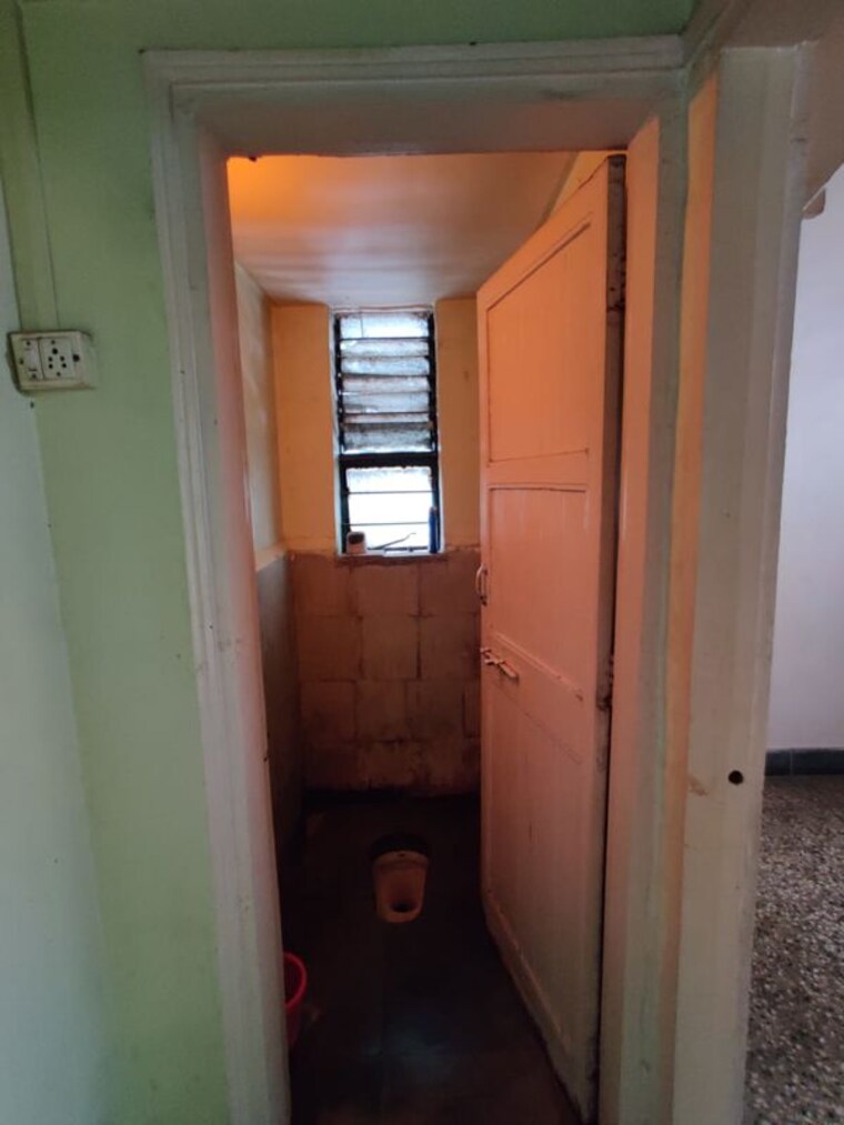 Bathroom, happy colony 1 Bedroom 534 Sq.Ft. Apartment In Happy Colony Pune 10281678