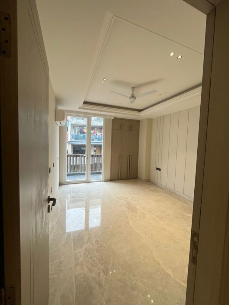 Room, greater kailash i 3 Bedroom 220 Sq.Yd. Builder Floor In Greater Kailash I Delhi 10281683