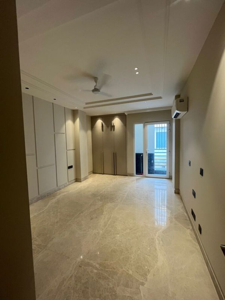 Room, greater kailash i 3 Bedroom 220 Sq.Yd. Builder Floor In Greater Kailash I Delhi 10281683