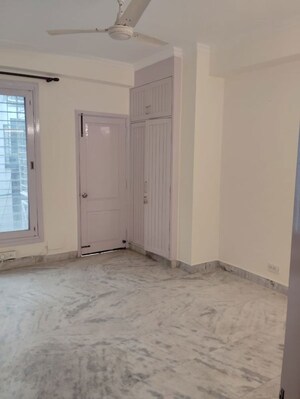Room in 3 BHK Builder Floor at Vasant Vihar – for Rent