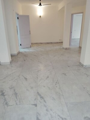 Room in 3 BHK Builder Floor at Vasant Vihar – for Rent