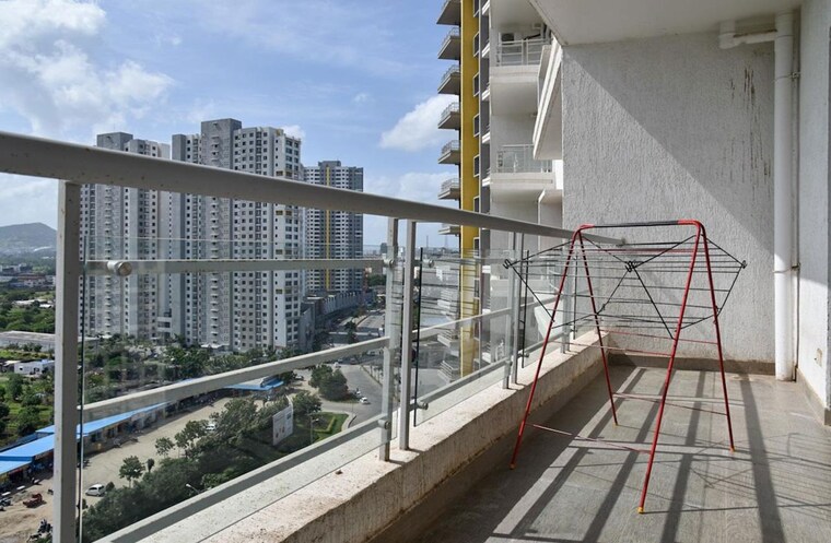 Balcony, phase 1 Pg For Boys & Girls In Phase 1 10281830