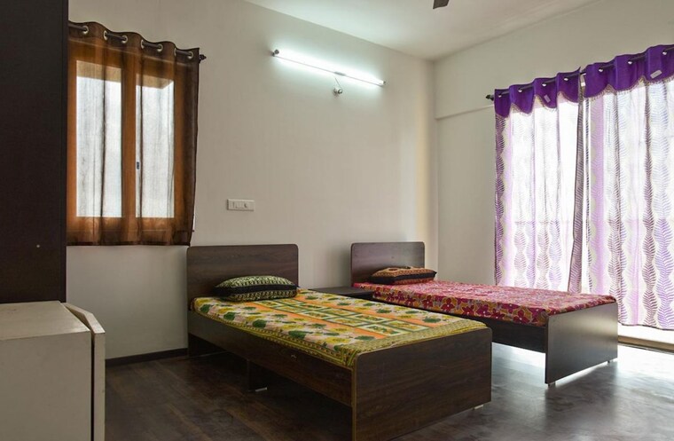 Bedroom, phase 1 Pg For Boys & Girls In Phase 1 10281830