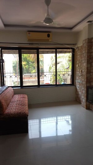 Living Room in 1.5 BHK Apartment at Indira Nagar – for Rent