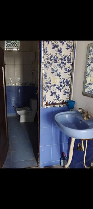 Team Area in 2 BHK Independent House at RWA Apartments, Sector 31 – for Rent