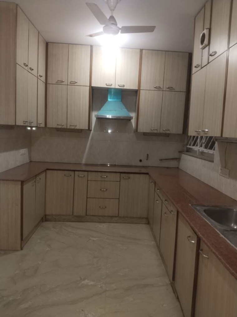 Kitchen, sarita vihar 5 Bedroom 3000 Sq.Ft. Apartment In Sarita Vihar Delhi 10282001