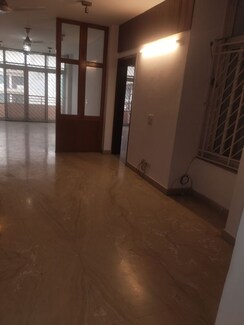 5 BHK + Store Room Apartment For Rent in Sarita Vihar
